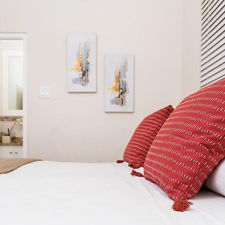 Apartamento Botanic Bliss Living In Kingston Exterior foto