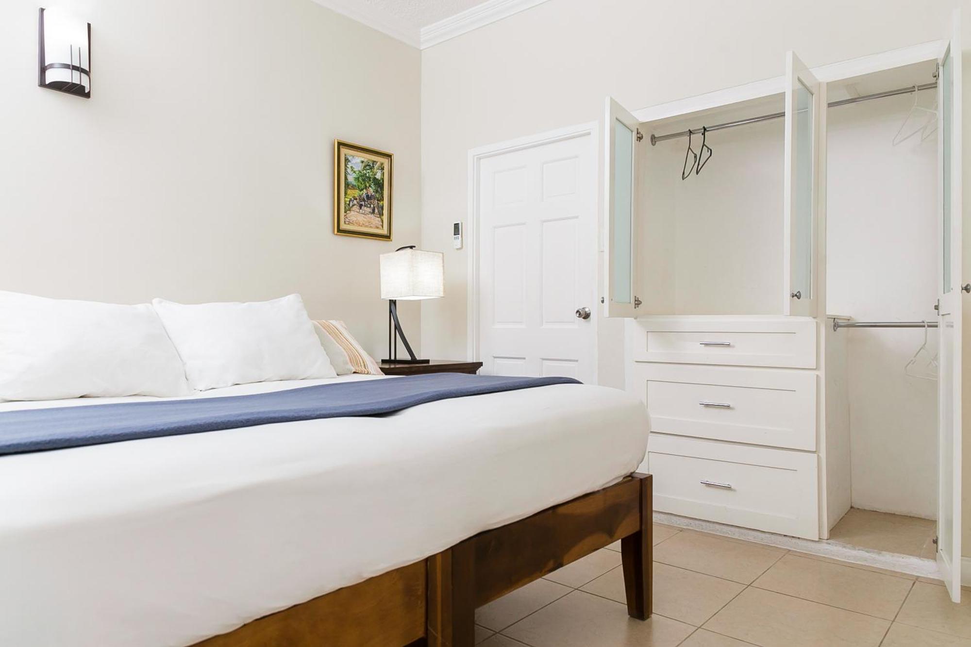 Apartamento Botanic Bliss Living In Kingston Exterior foto