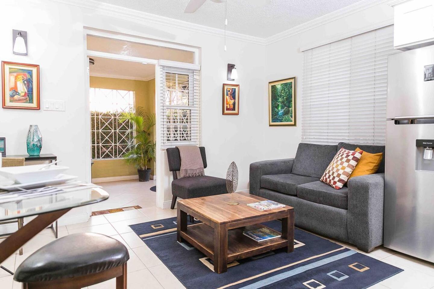 Apartamento Botanic Bliss Living In Kingston Exterior foto